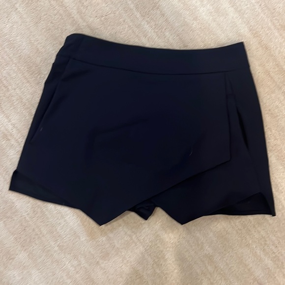 Aqua Women's Faux Wrap Skort Black Small. Runs a little small. - Picture 1 of 3